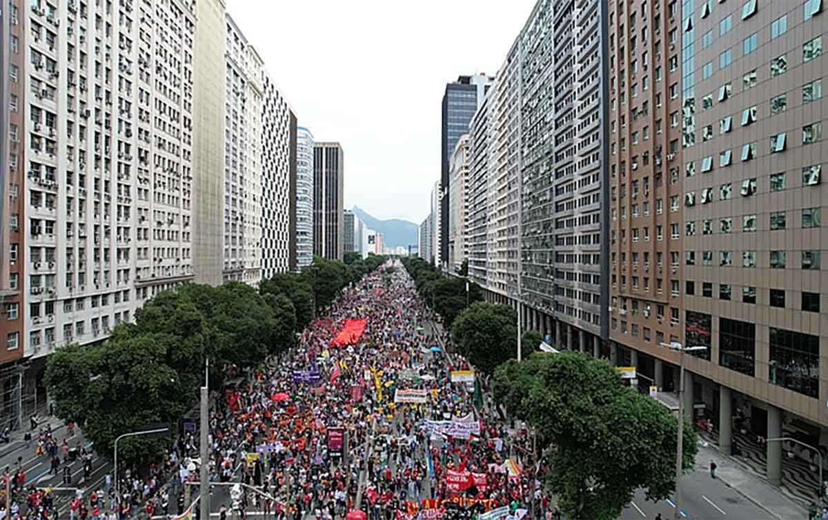 Com desgaste de Bolsonaro na CPI, frentes antecipam manifestações para 3 de julho